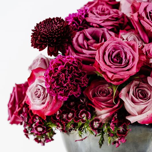 Arrangement with shades inspired by Viva Magenta.